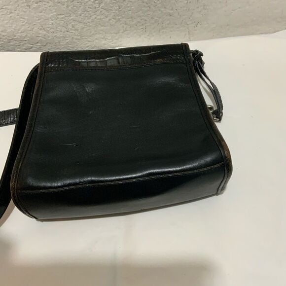 Vintage BRIGHTON  Black Croc Embossed Leather Bucket Flap Crossbody Bag - Picture 13 of 16